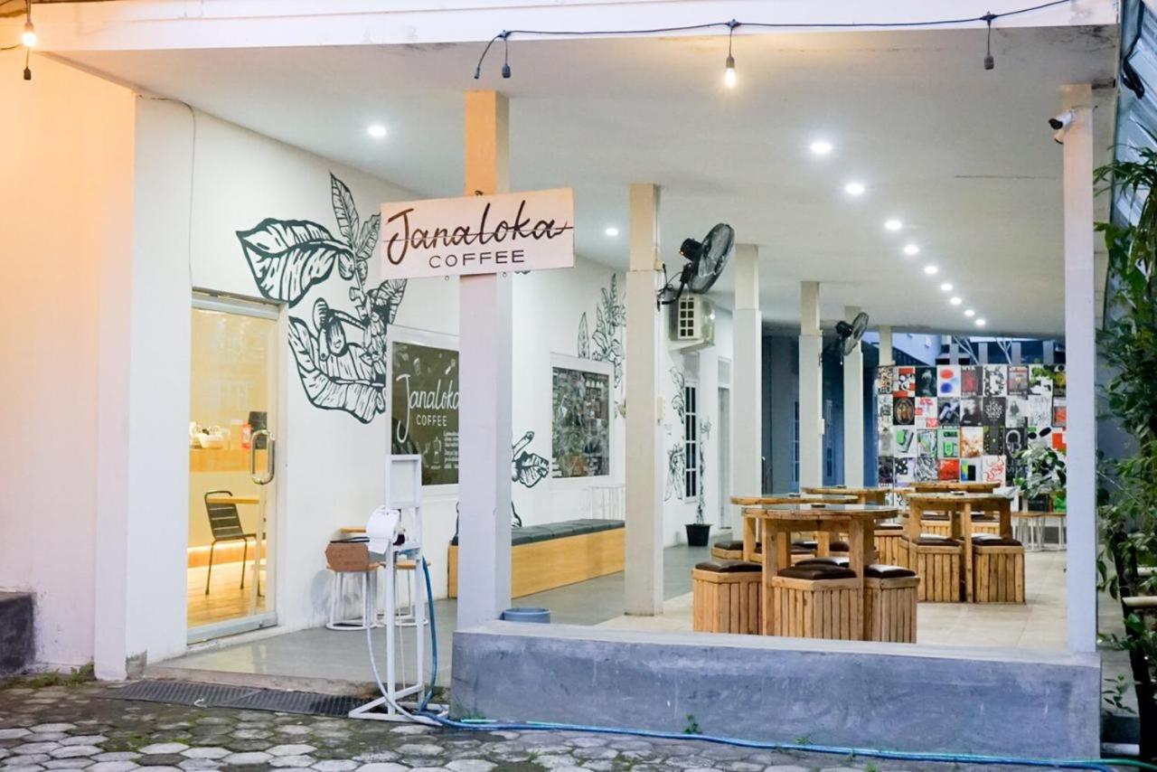 Tamadara Guesthouse Jogja Maguwo Eksteriør billede